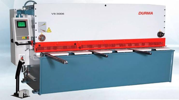 Corte guilhotina: funcionamento, aplicações e vantagens

